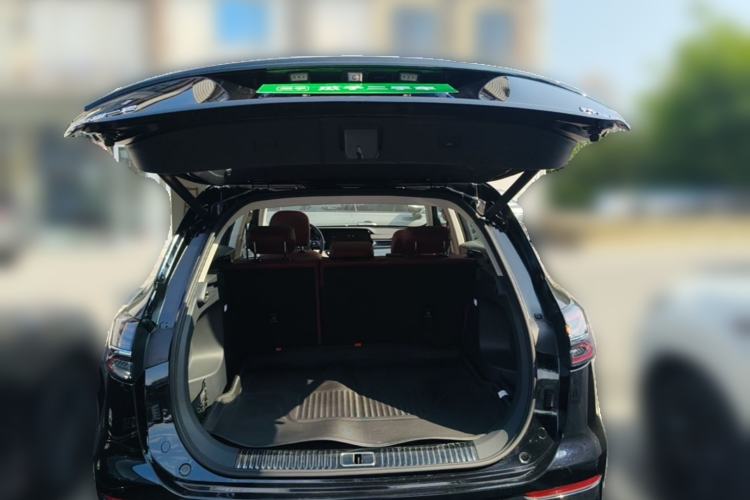 Used Hongqi HS5 2025 2.0T All-Wheel-Drive Flagship Pro Edition Trunk