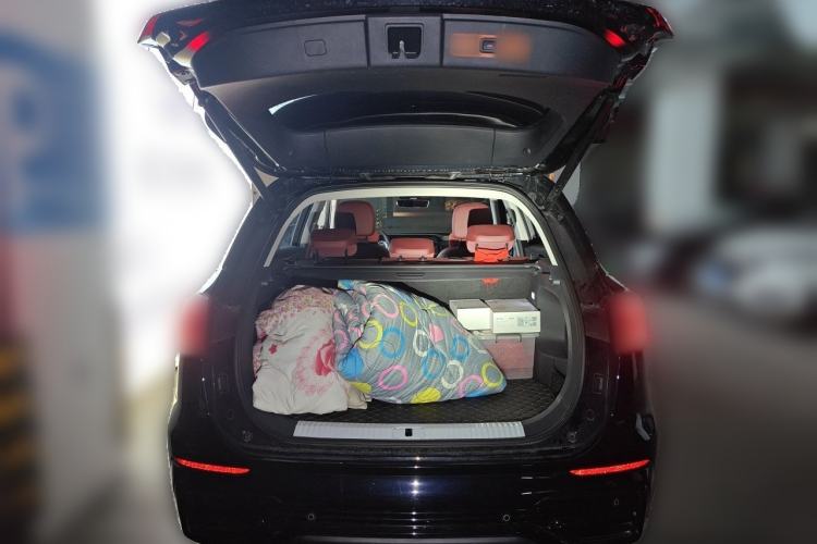 Used Hongqi HS5 2025 2.0T Two-Wheel-Drive Xuan Ying Edition Trunk