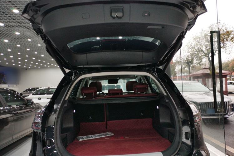 Used Hongqi HS5 2025 2.0T Two-Wheel Drive Flagship Pro Edition Trunk