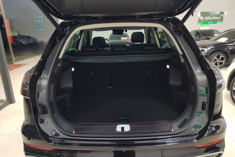 Used Hongqi HS5 2025 2.0T Two-Wheel Drive Flagship Pro Edition Trunk