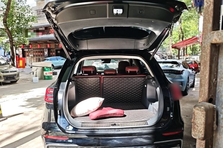 Used Hongqi HS5 2025 2.0T Two-Wheel Drive Flagship Pro Edition Trunk
