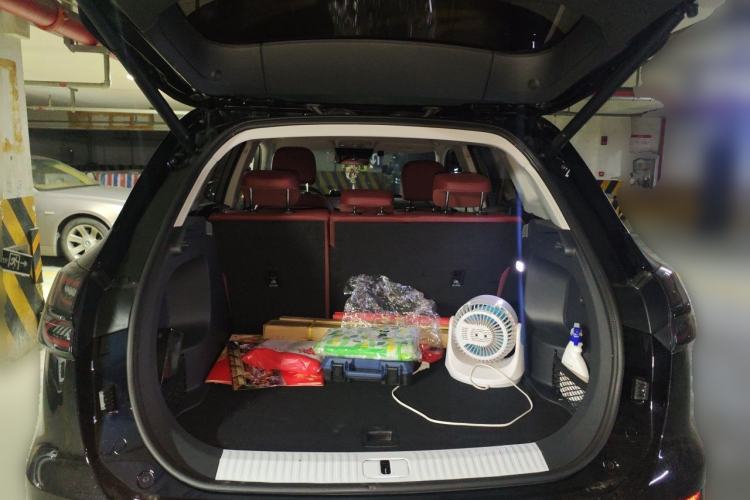 Used Hongqi HS5 2025 2.0T Two-Wheel-Drive Xuan Ying Edition Trunk