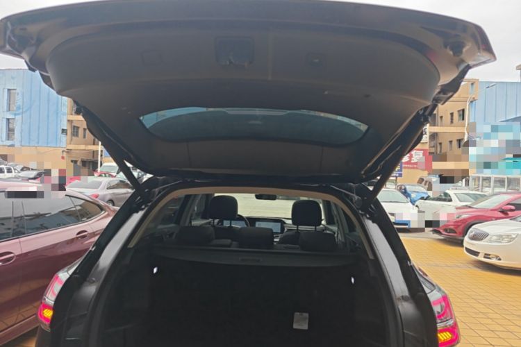 Used Hongqi HS5 2025 2.0T Two-Wheel Drive 600 000-Vehicle Commemorative Edition Trunk