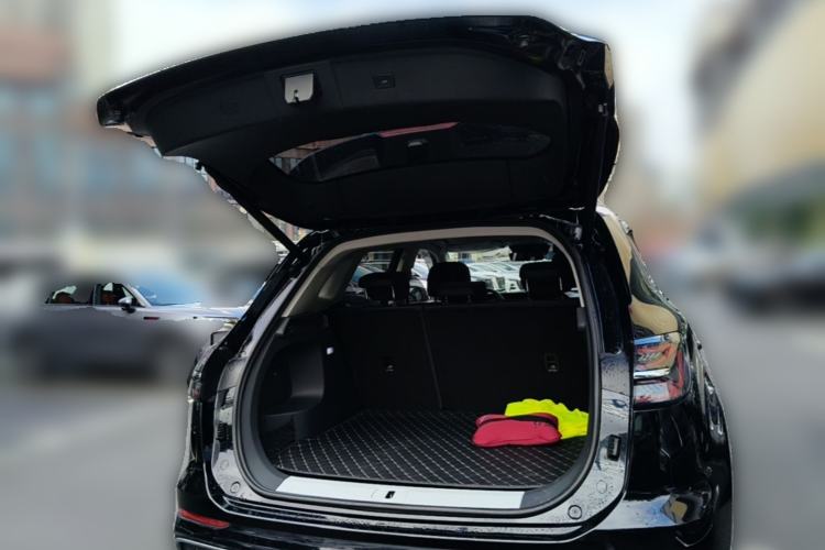 Used Hongqi HS5 2025 2.0T Two-Wheel Drive Flagship Pro Edition Trunk