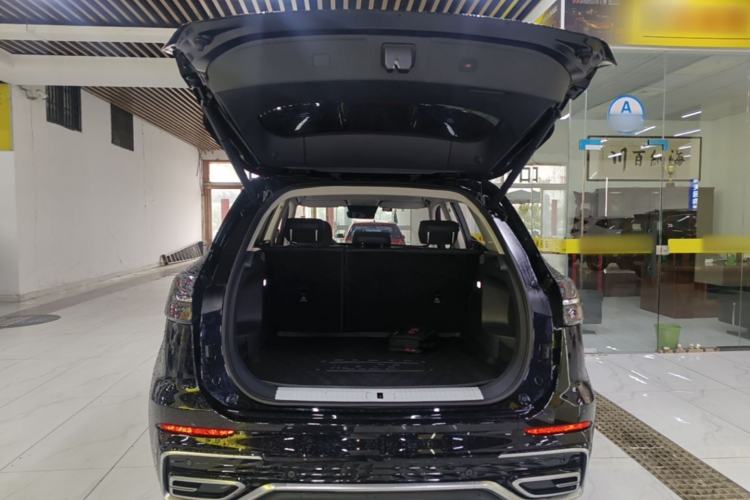 Used Hongqi HS5 2025 2.0T Two-Wheel Drive Flagship Pro Edition Trunk