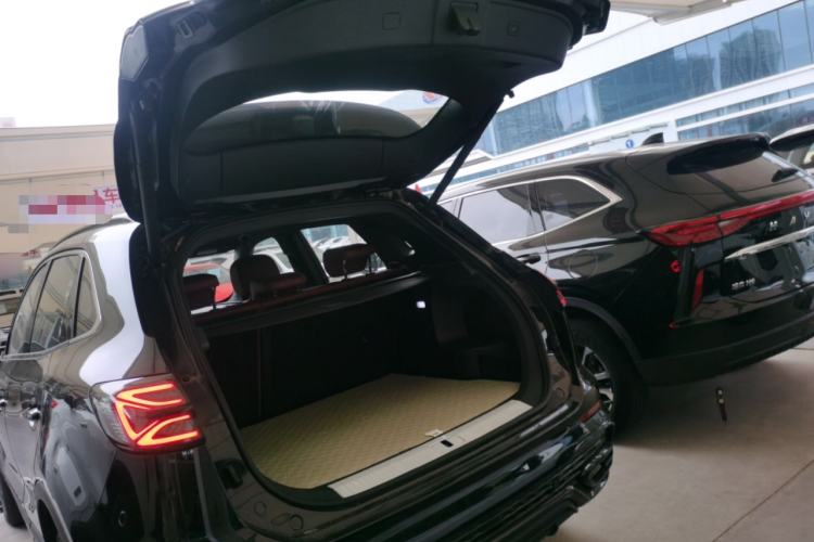 Used Hongqi HS5 2025 2.0T Two-Wheel-Drive Xuan Ying Edition Trunk