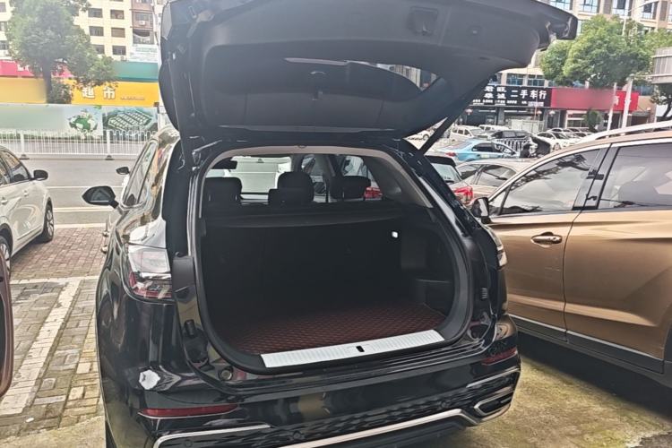 Used Hongqi HS5 2025 2.0T Two-Wheel Drive Flagship Pro Edition Trunk