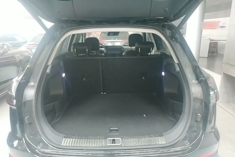 Used Hongqi HS5 2025 2.0T Two-Wheel Drive Flagship Pro Edition Trunk