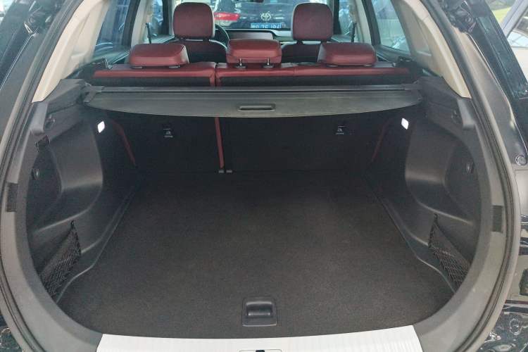 Used Hongqi HS5 2025 2.0T Two-Wheel Drive Flagship Pro Edition Trunk