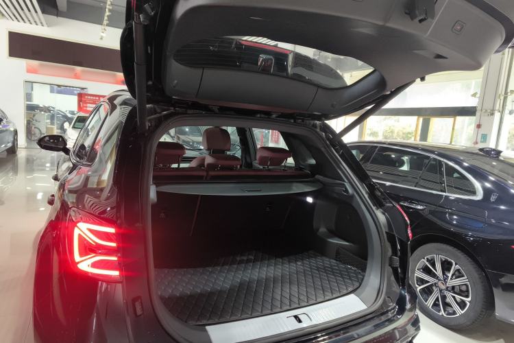 Used Hongqi HS5 2025 2.0T Two-Wheel-Drive Xuan Ying Edition Trunk