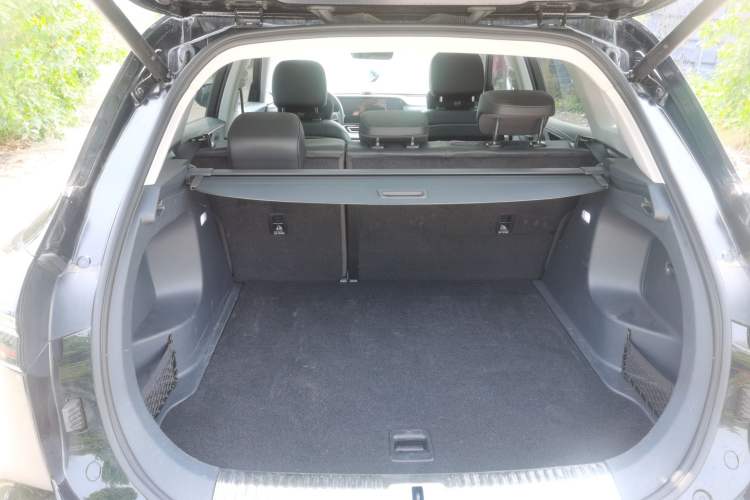 Used Hongqi HS5 2025 2.0T Two-Wheel Drive 600 000-Vehicle Commemorative Edition Trunk