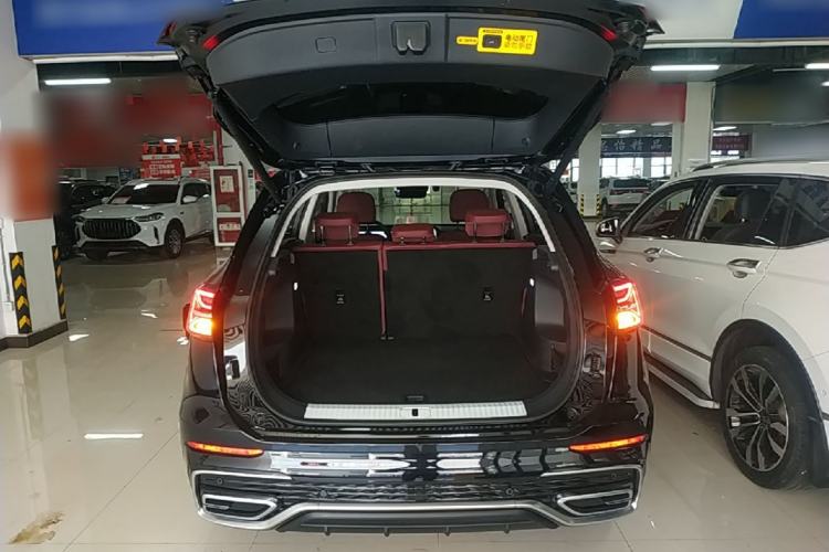 Used Hongqi HS5 2025 2.0T Two-Wheel Drive Flagship Pro Edition Trunk