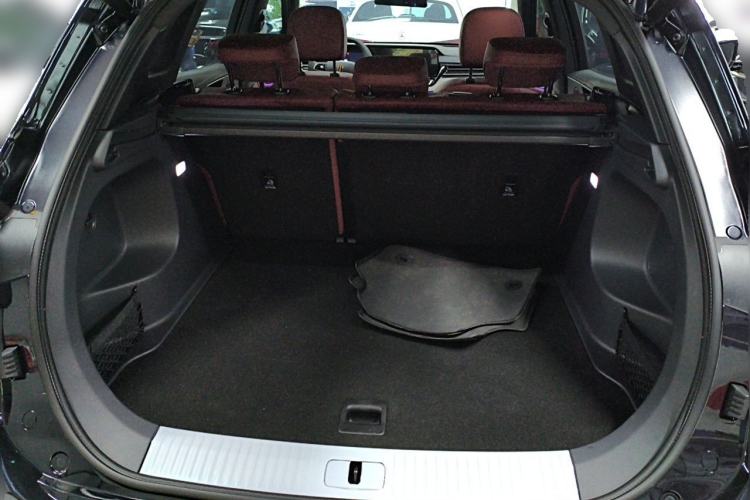 Used Hongqi HS5 2025 2.0T Two-Wheel-Drive Xuan Ying Edition Trunk