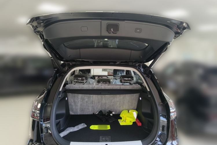 Used Hongqi HS5 2025 2.0T Two-Wheel Drive Flagship Pro Edition Trunk