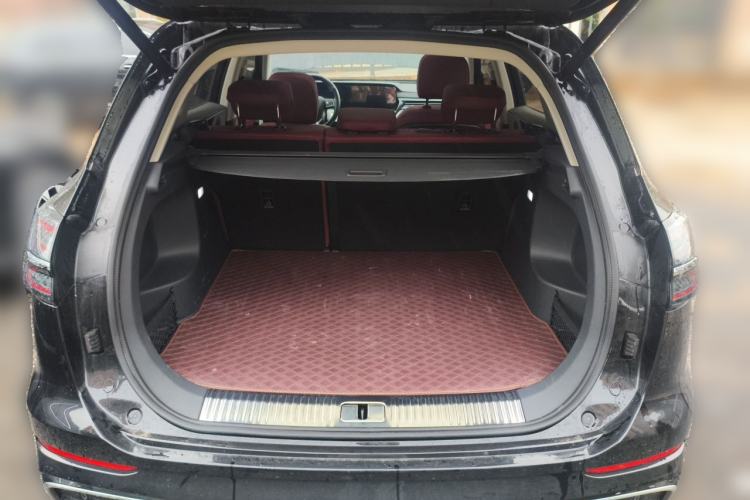 Used Hongqi HS5 2025 2.0T Two-Wheel Drive Flagship Pro Edition Trunk