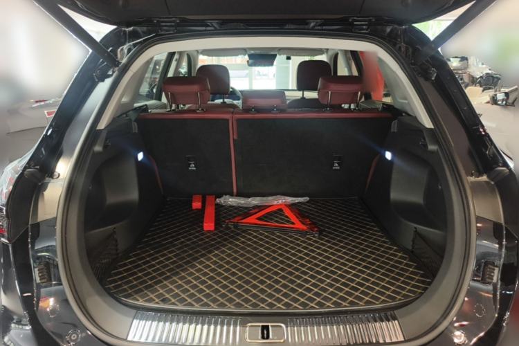 Used Hongqi HS5 2025 2.0T Two-Wheel Drive Flagship Pro Edition Trunk