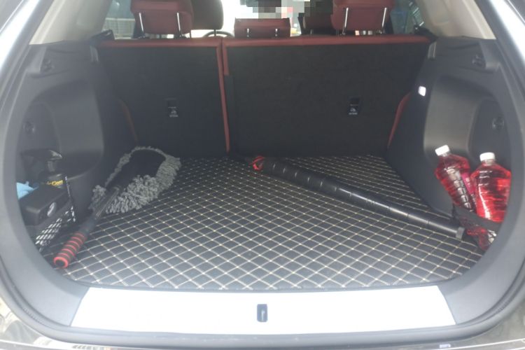Used Hongqi HS5 2025 2.0T Two-Wheel-Drive Xuan Ying Edition Trunk