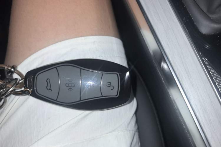 Used Hongqi HS5 2025 2.0T Two-Wheel Drive 600 000-Vehicle Commemorative Edition Vehicle Key