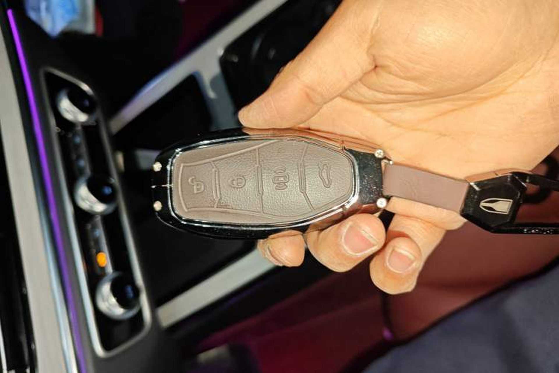 Used Hongqi HS5 2025 2.0T Two-Wheel Drive Flagship Pro Edition Vehicle Key