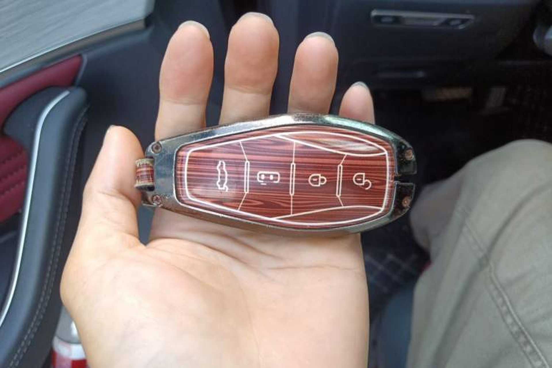 Used Hongqi HS5 2025 2.0T Two-Wheel Drive Flagship Pro Edition Vehicle Key