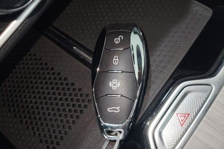 Used Hongqi HS5 2025 2.0T All-Wheel-Drive Flagship Pro Edition Vehicle Key