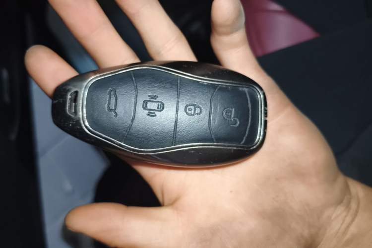 Used Hongqi HS5 2025 2.0T Two-Wheel-Drive Xuan Ying Edition Vehicle Key