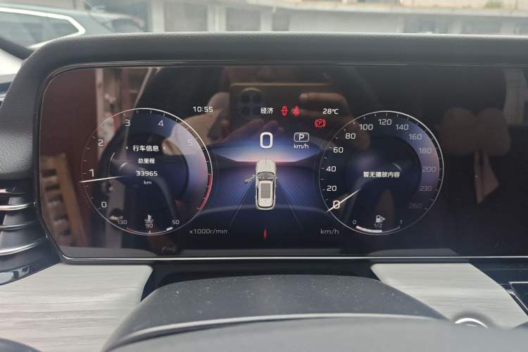 Used Hongqi HS5 2025 2.0T Two-Wheel Drive Flagship Pro Edition Instrument Cluster