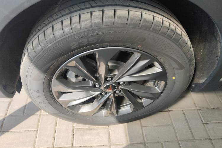 Used Hongqi HS5 2025 2.0T Two-Wheel Drive Flagship Pro Edition Left Front Wheel Hub