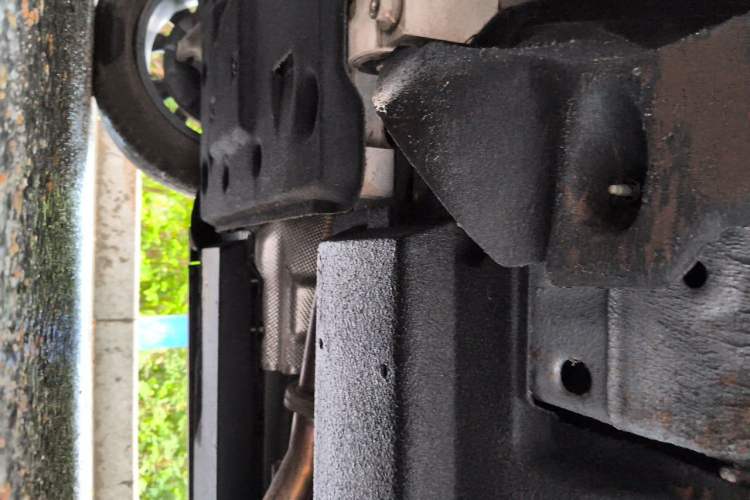 Used Hongqi HS5 2025 2.0T Two-Wheel Drive Flagship Pro Edition Chassis Front Left
