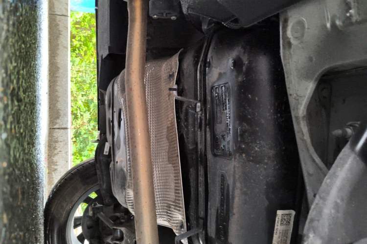 Used Hongqi HS5 2025 2.0T Two-Wheel Drive Flagship Pro Edition Chassis Rear Left