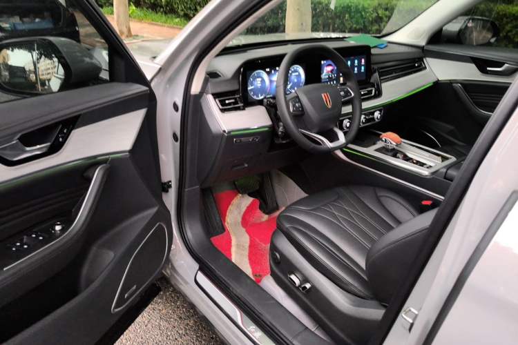 Used Hongqi HS5 2025 2.0T Two-Wheel Drive Flagship Pro Edition Driver Seat