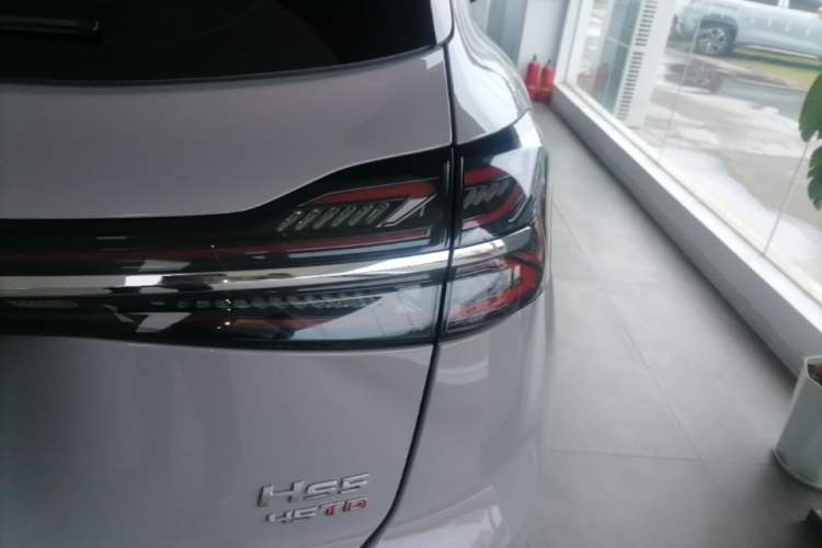Used Hongqi HS5 2025 2.0T All-Wheel-Drive Flagship Pro Edition Exterior 3