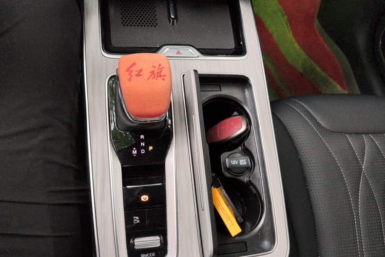 Used Hongqi HS5 2025 2.0T Two-Wheel Drive Flagship Pro Edition Gear Lever