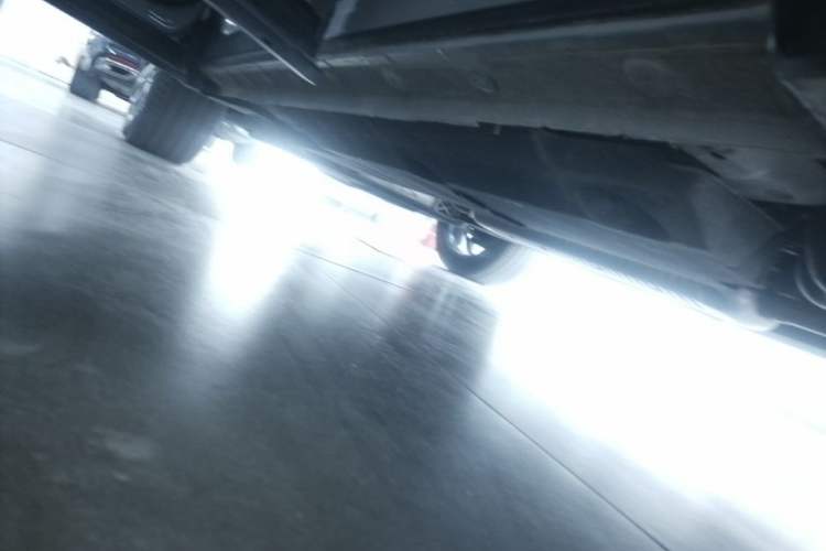 Used Hongqi HS5 2025 2.0T All-Wheel-Drive Flagship Pro Edition Left Side Sill