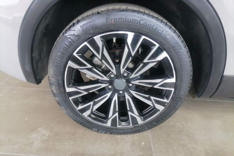 Used Hongqi HS5 2025 2.0T All-Wheel-Drive Flagship Pro Edition Right Rear Wheel Hub