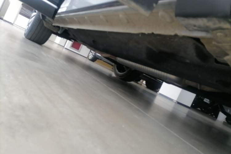 Used Hongqi HS5 2025 2.0T All-Wheel-Drive Flagship Pro Edition Right Side Sill