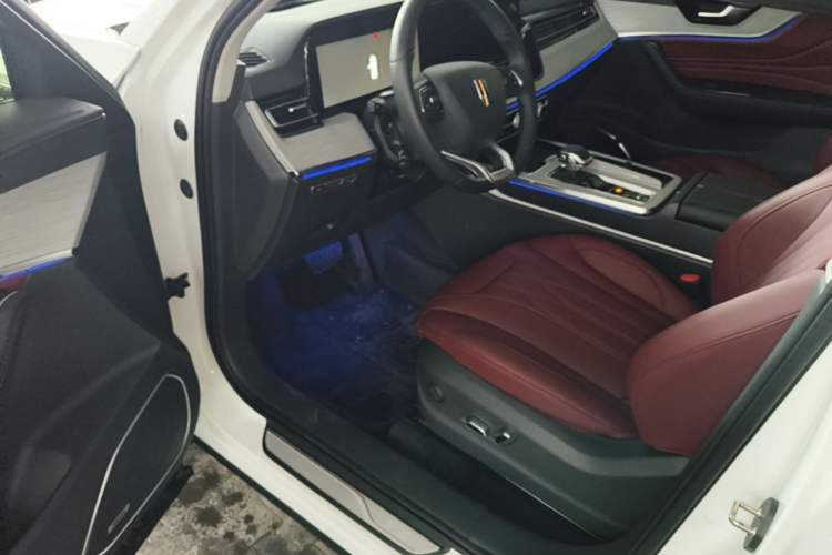 Used Hongqi HS5 2025 2.0T All-Wheel-Drive Flagship Pro Edition Driver Seat