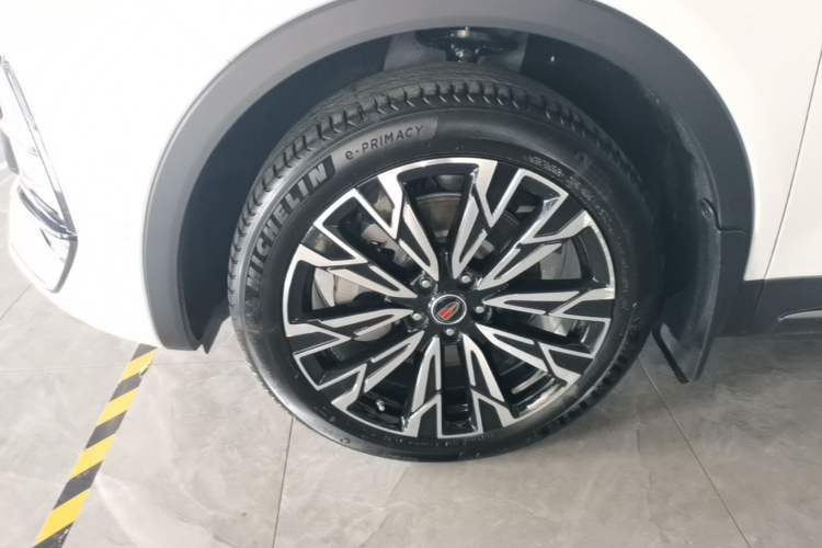 Used Hongqi HS5 2025 2.0T Four-Wheel-Drive Flagship Pro Edition Left Front Wheel Hub