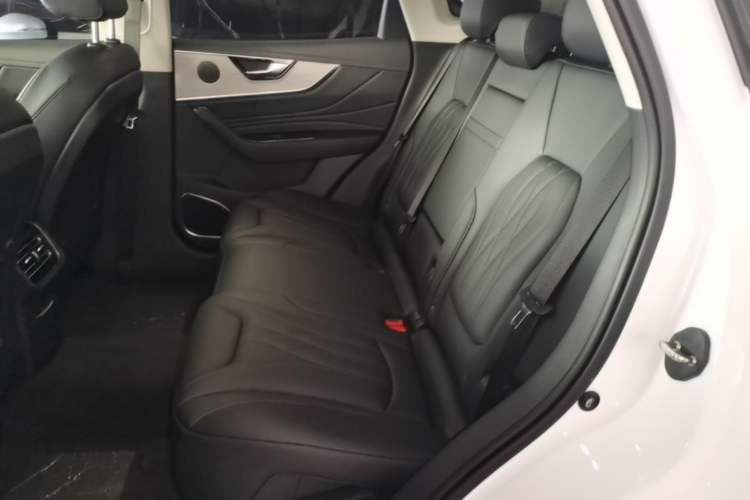 Used Hongqi HS5 2025 2.0T Four-Wheel-Drive Flagship Pro Edition Left Rear Seat