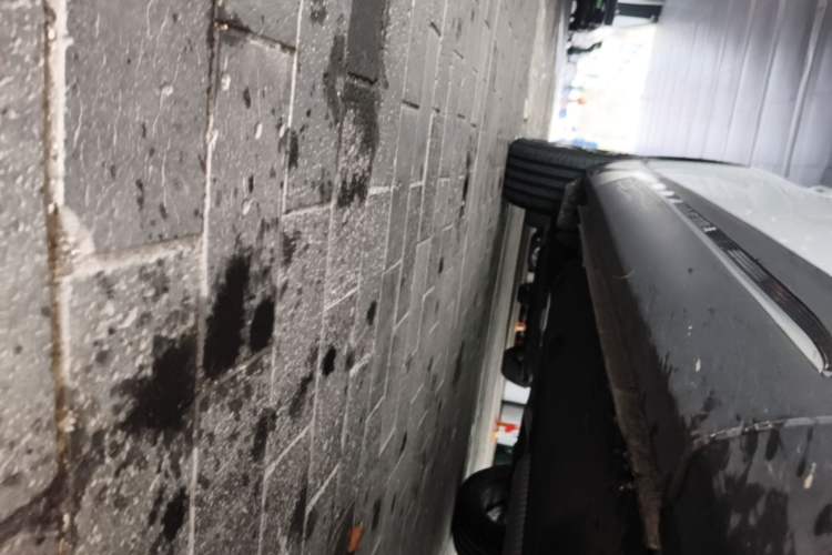 Used Hongqi HS5 2025 2.0T All-Wheel-Drive Flagship Pro Edition Right Side Sill