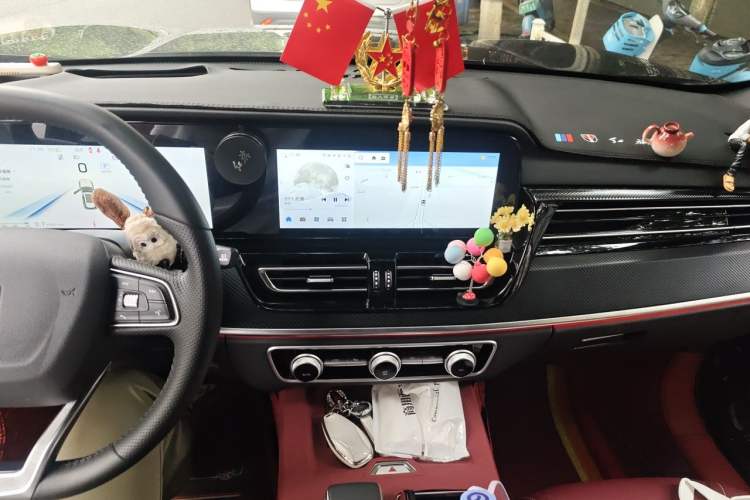 Used Hongqi HS5 2026 Model 2.0T Two-Wheel Drive Xuan Ying Edition Audio And AC Panel