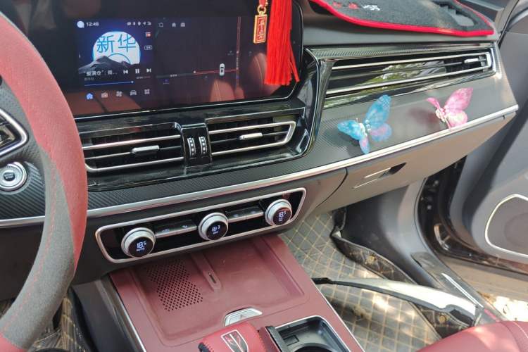 Used Hongqi HS5 2026 Model 2.0T Two-Wheel Drive Xuan Ying Edition Audio And AC Panel