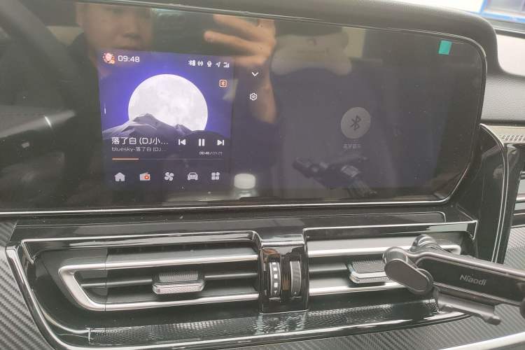 Used Hongqi HS5 2026 Model 2.0T Two-Wheel Drive Xuan Ying Edition Audio And AC Panel