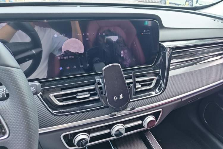 Used Hongqi HS5 2026 Model 2.0T Two-Wheel Drive Xuan Ying Edition Audio And AC Panel