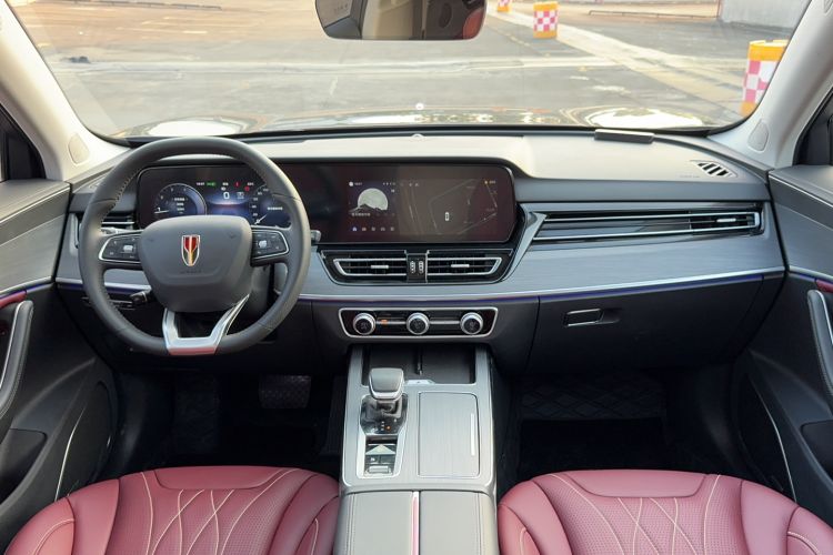 Used Hongqi HS5 2026 Model 2.0T Two-Wheel Drive Qi Xiang Pro Edition Center Console