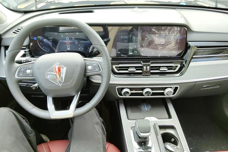 Used Hongqi HS5 2026 Model 2.0T Two-Wheel Drive Qi Xiang Pro Edition Center Console