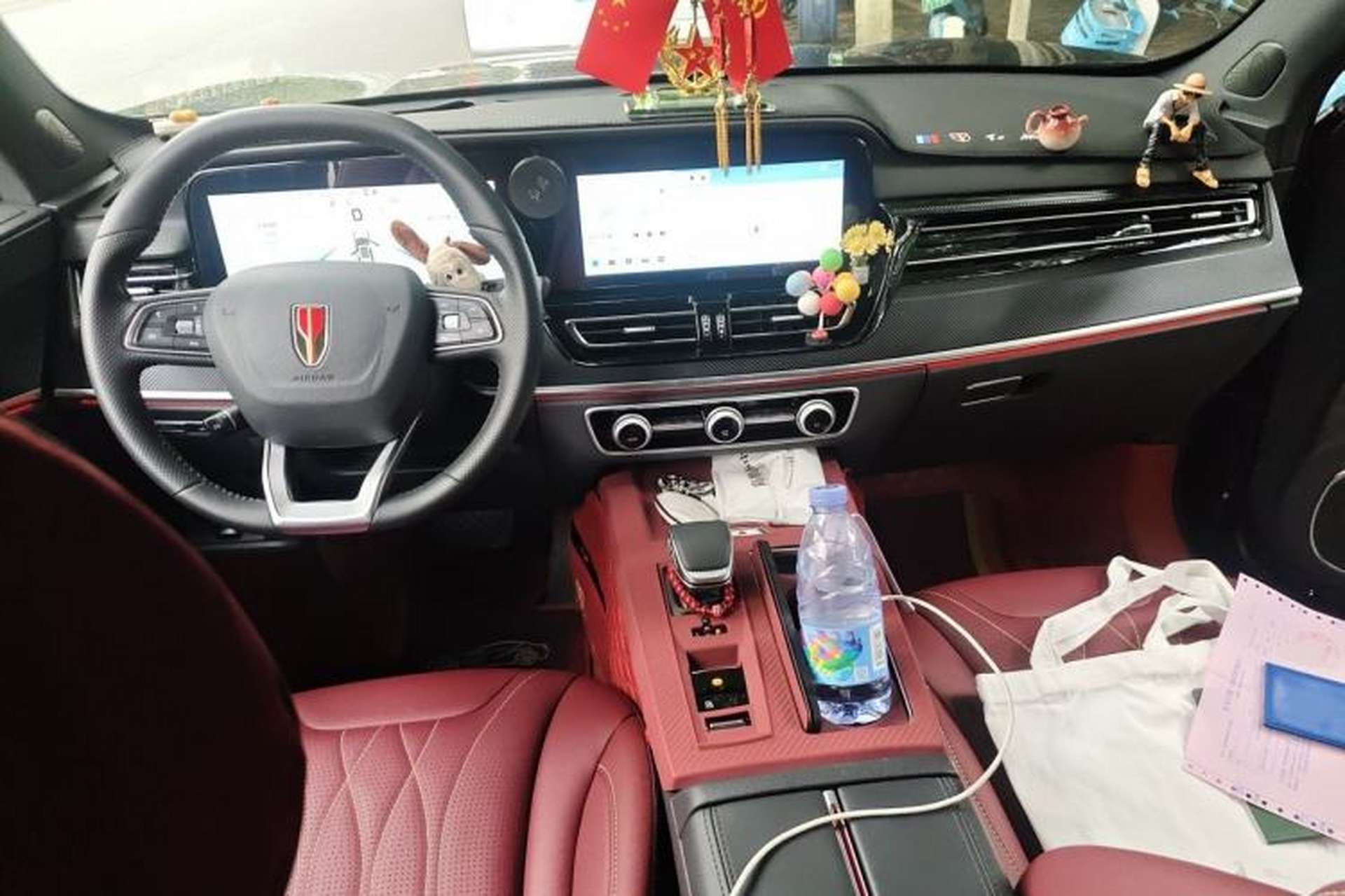 Used Hongqi HS5 2026 Model 2.0T Two-Wheel Drive Xuan Ying Edition Center Console