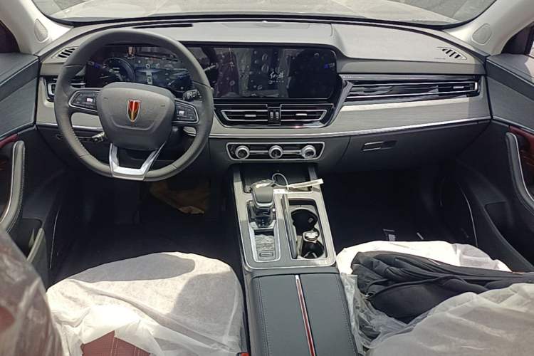 Used Hongqi HS5 2026 Model 2.0T Two-Wheel Drive Qi Xiang Pro Edition Center Console