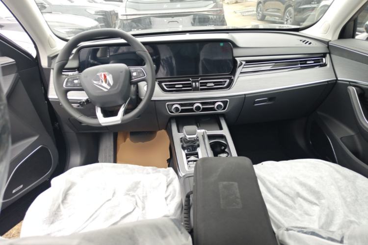 Used Hongqi HS5 2026 Model 2.0T Two-Wheel Drive Qi Xiang Pro Edition Center Console