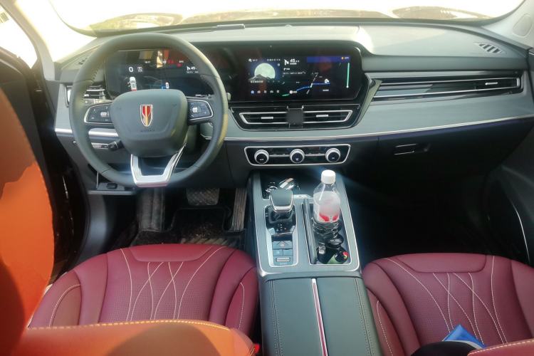 Used Hongqi HS5 2026 Model 2.0T Two-Wheel Drive Qi Xiang Pro Edition Center Console